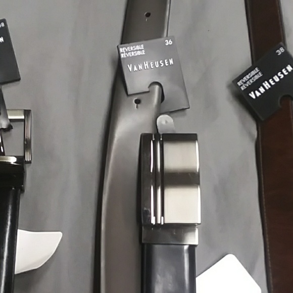 Reversible Van Heusen belts - Picture 3 of 5